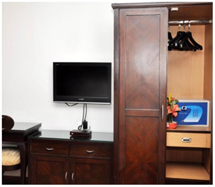 Capital O 2741 Hotel Corporate Point Delhi  Extérieur photo