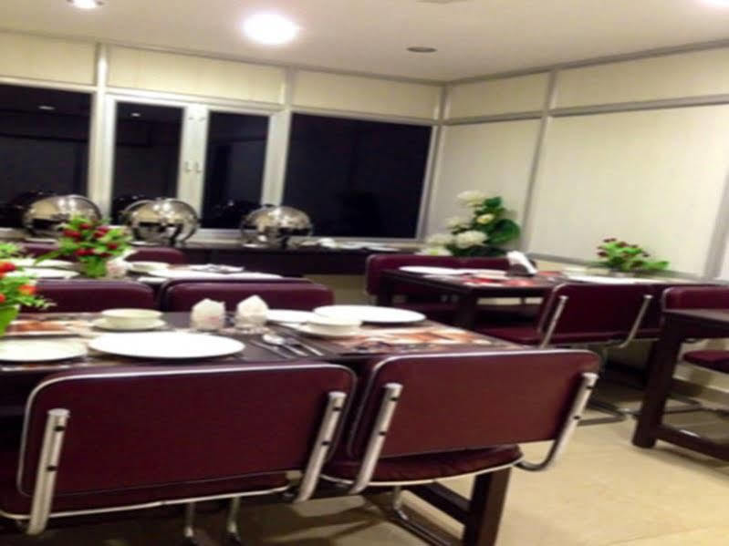 Capital O 2741 Hotel Corporate Point Delhi  Extérieur photo